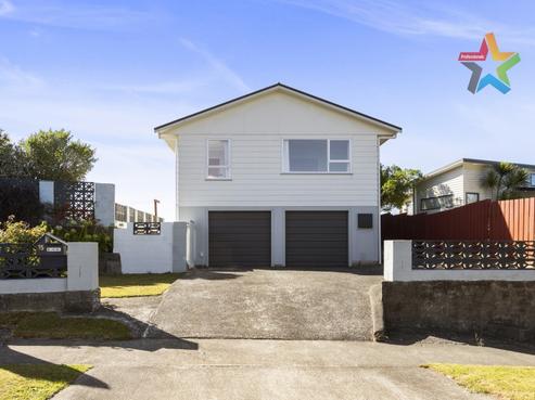 15 Outram Grove, Kelson