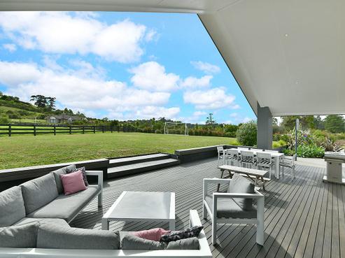 4 Loretta Place, Red Beach