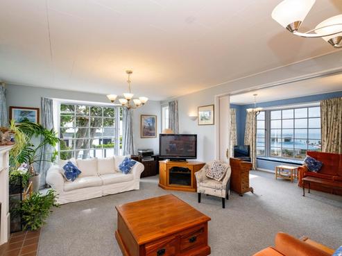 6 Randall Place, Napier Hill