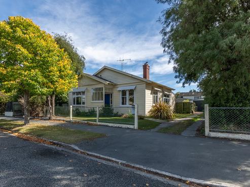 51 Maltby Avenue, West End