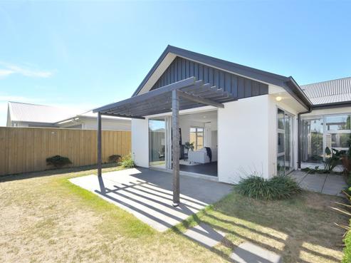 9 Farnborough Way, Rolleston
