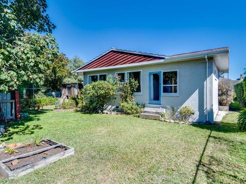1005 Duke Street, Mahora
