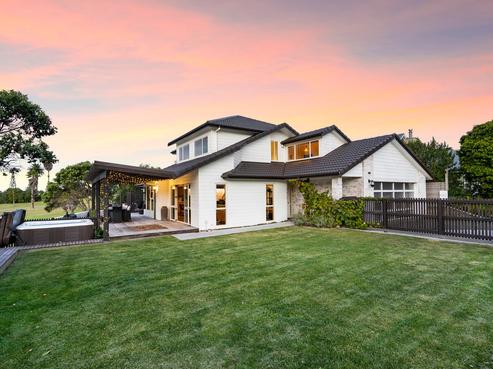 5 Esther Place, Red Beach