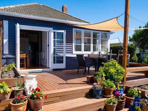 606 Massey Street, Akina