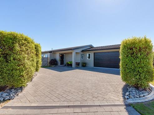 28 Montgomery Crescent, Kinloch
