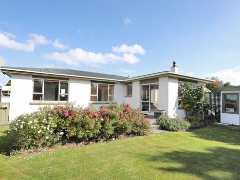 90 Prospect Terrace, Newfield