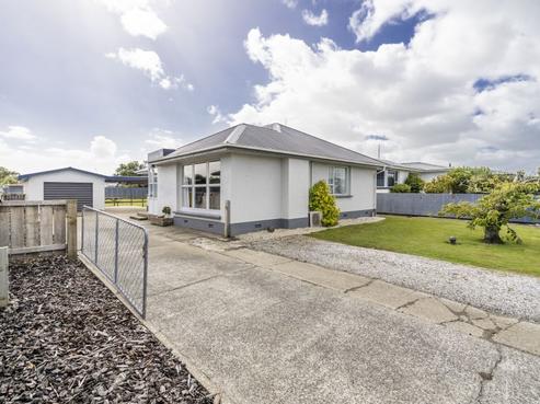 105 Derwent Crescent, Glengarry