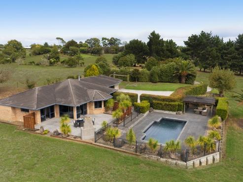 368F Kingseat Road, Kingseat