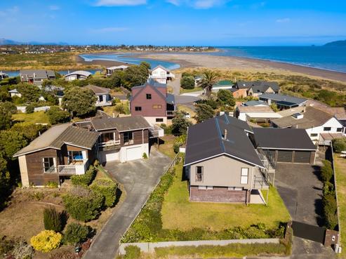 33 Oratia Street, Waikanae Beach