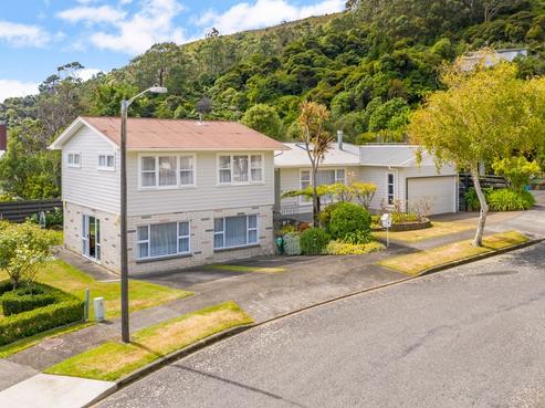 6 Saint Francis Grove, Waterloo
