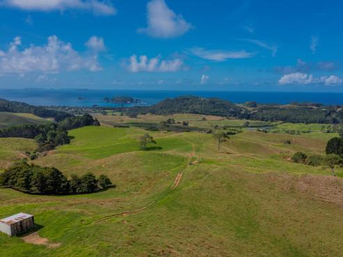 443 Hot Water Beach Road, Hahei