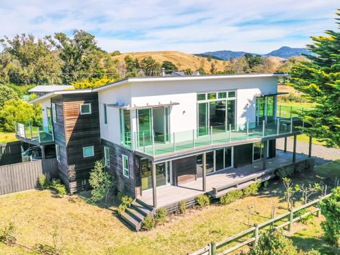1 Pinedale Crescent, Riversdale Beach