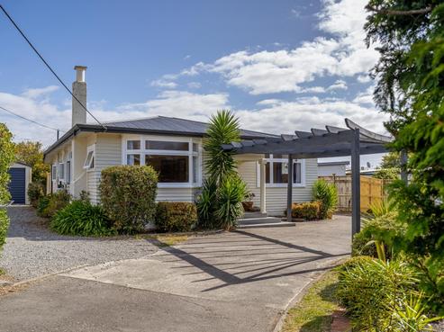 28 Cologne Street, Martinborough