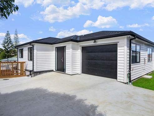20A Sylvan Crescent, Te Atatu South