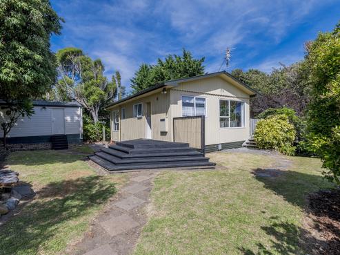 8 Campion Road, Waikanae Beach