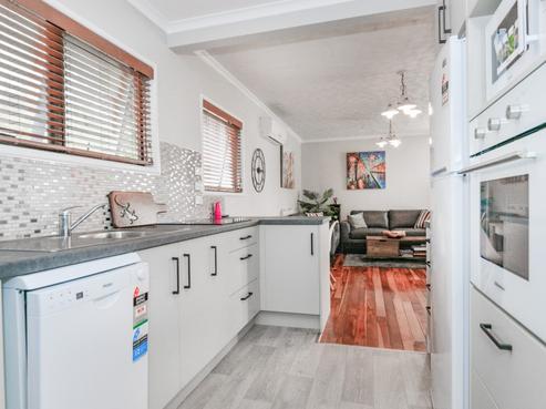 2/409 Lyndon Road West, Hastings