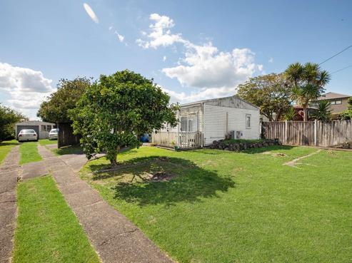 1 Titoki Street, Te Atatu Peninsula