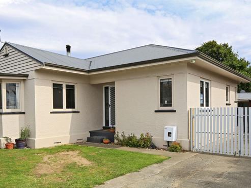 1002 Willowpark Road North, Mayfair