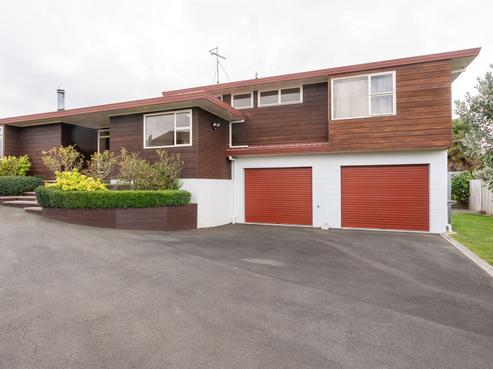 55 Lansdowne Crescent, Glenview