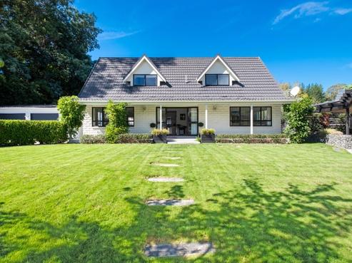 105 James Cook Street, Havelock North