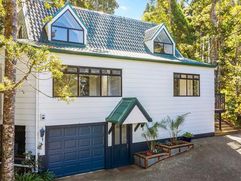 10 Arama Avenue, Titirangi
