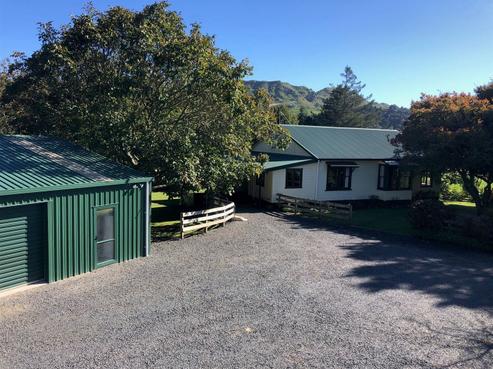966 Limeworks Loop Road, Te Pahu