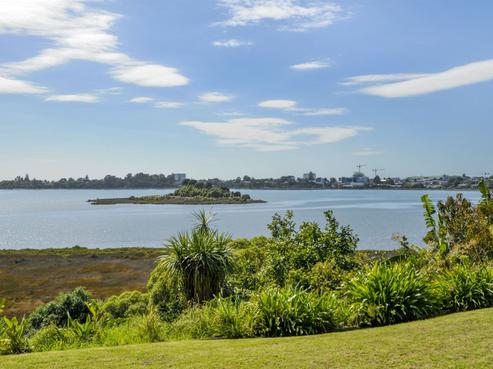 8B Novella Place, Brookfield