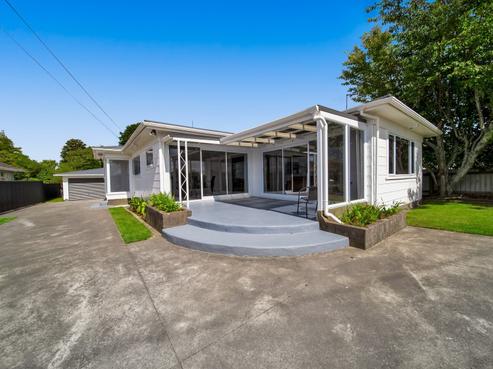 11 Pembroke Road, Stratford