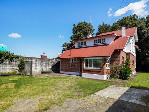 177 River Road, Hamilton East
