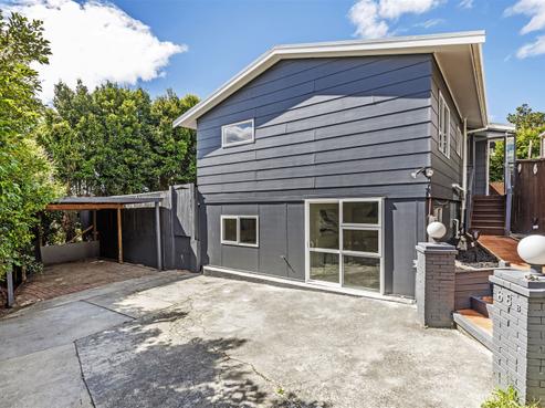 2/68 Pupuke Road, Hillcrest
