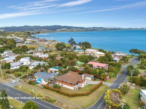 1 Karoro Road, One Tree Point
