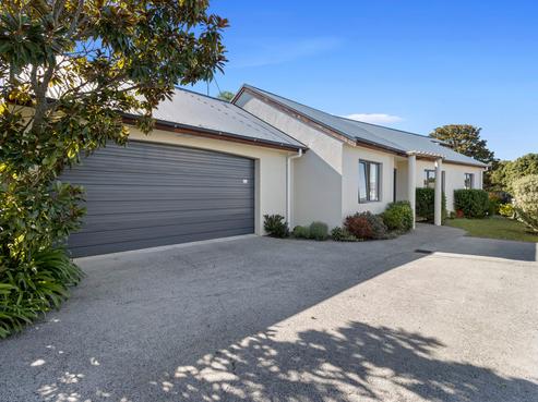 4 Pointon Glade, Grandview Heights