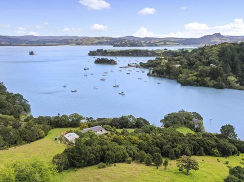 225 Okura Bay Road, Taupo Bay/Totara North