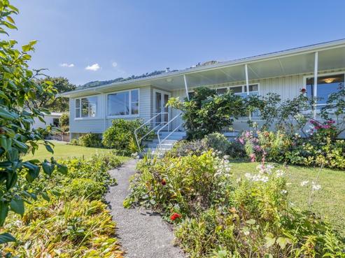 1 Huia Street, Waikanae