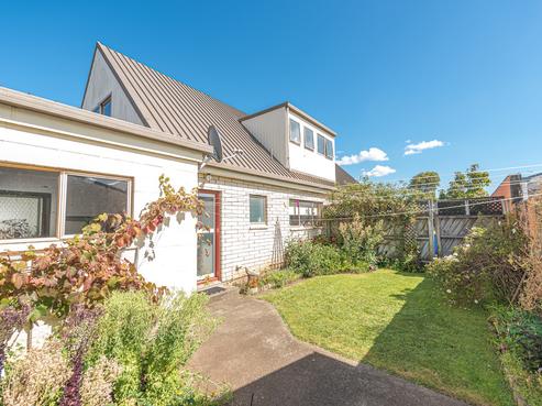 8 Essex Place, Springvale