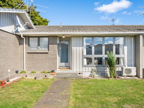 2/63A Pine Avenue, Ebdentown