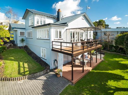 8 Penning Road, Castor Bay
