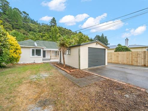 122 Hine Road, Wainuiomata