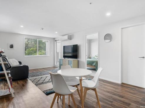 211/25 Bute Road, Browns Bay