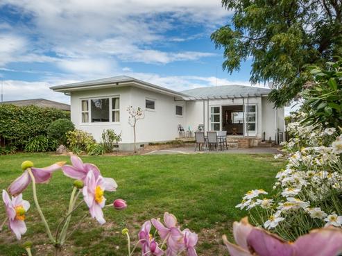 17 Howard Road, Taradale
