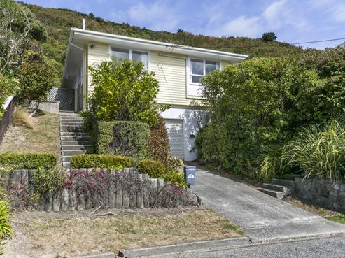 18 Voltaire Street, Karori