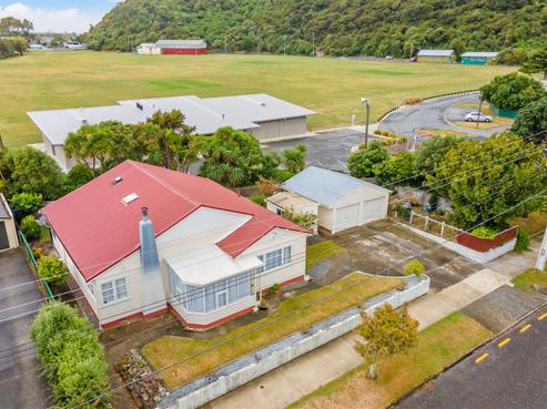 168 Whites Line East, Waiwhetu