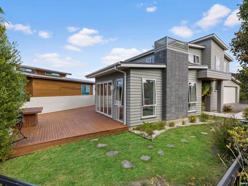 2 Caldera Drive, Long Bay
