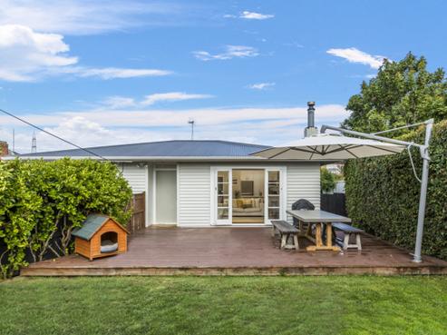 22 Karamu Street, Te Atatu Peninsula