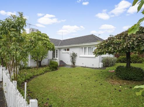 39 Hinton Avenue, Forest Lake