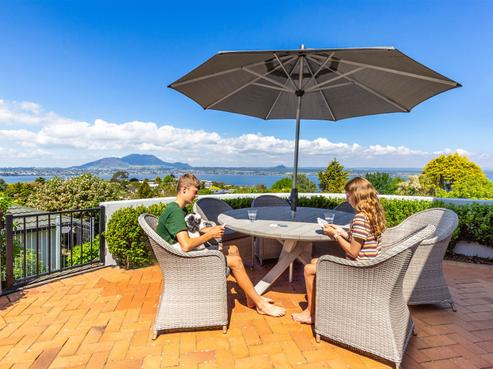 2 Krissell Place, Acacia Bay