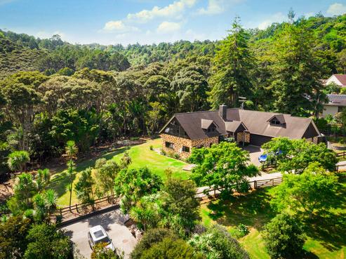 36 Landing Road, Titirangi