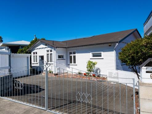 6 Cobden Road, Napier Hill