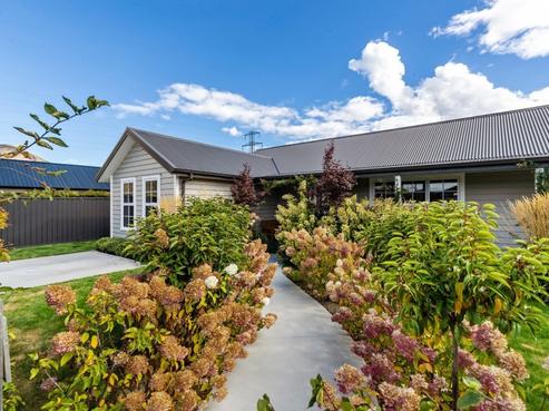 1 Cotswold Court, Lower Shotover