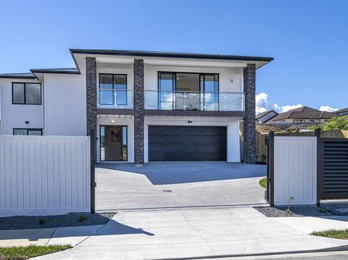 166 Ninth View Avenue, Beachlands